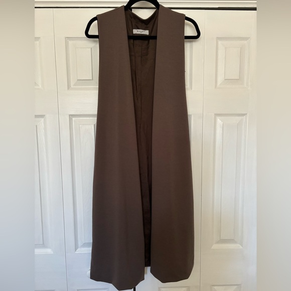Long vest - Picture 1 of 4